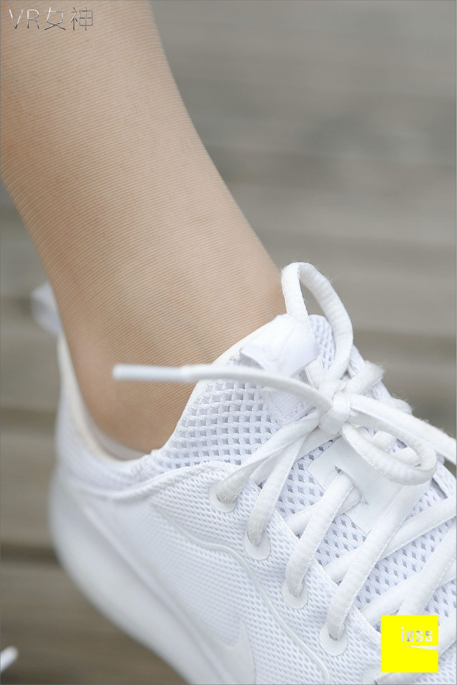 [IESS]异思趣向 女主播SASA 白球鞋的丝足梦游